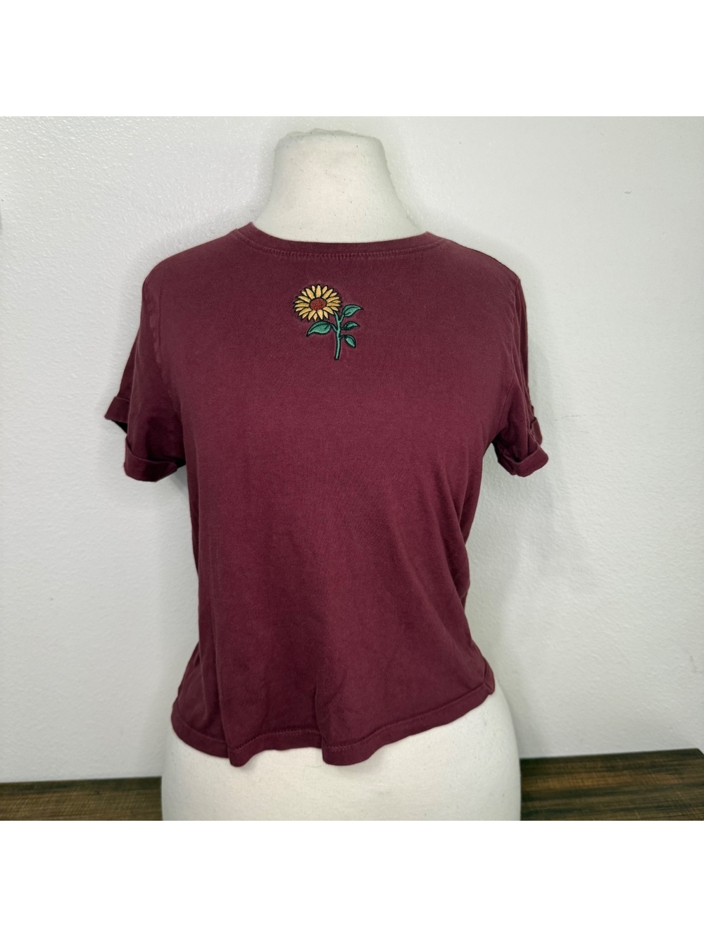 Vibe N Burgundy Sunflower Cropped T-Shirt Size XS